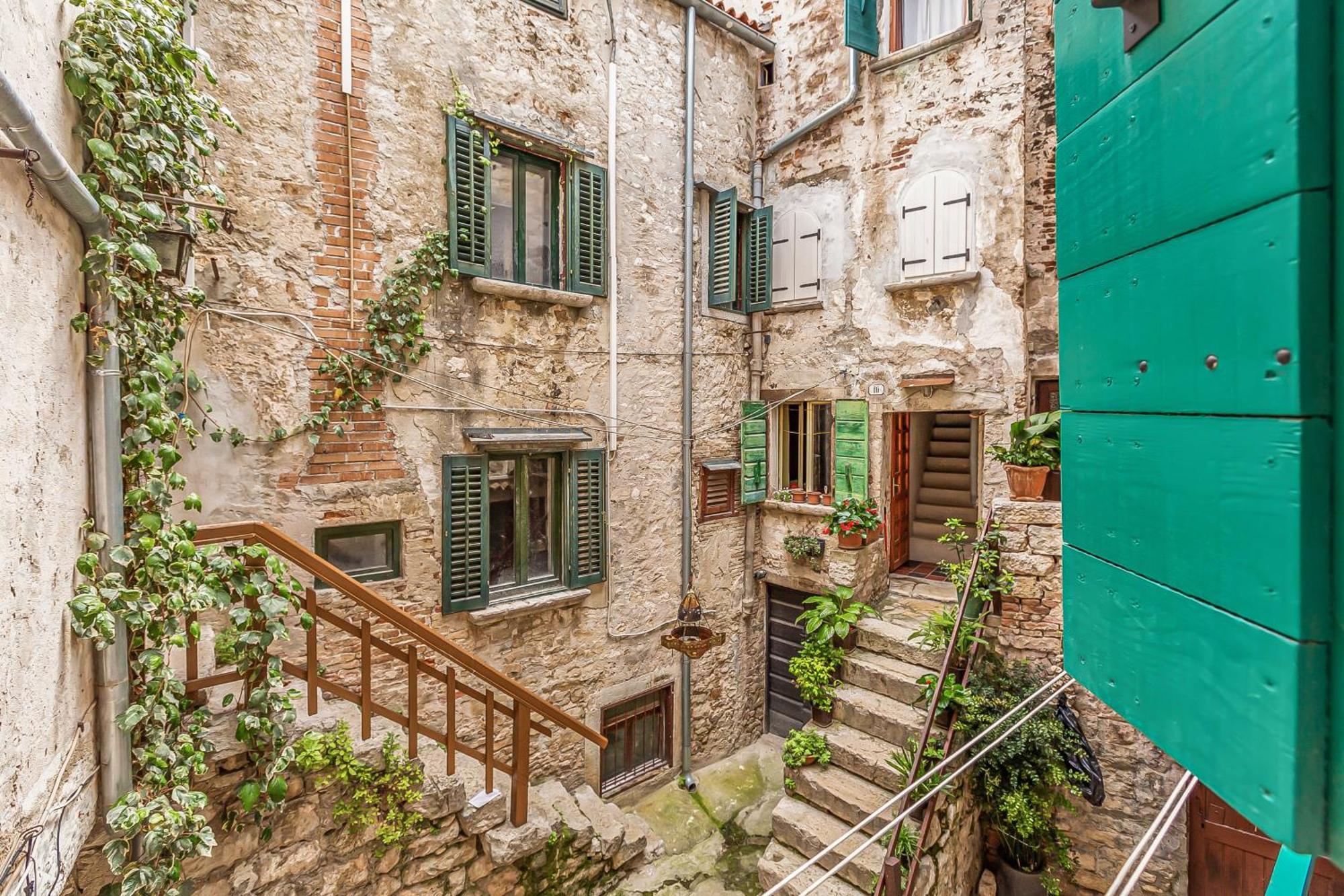 Primavera Deluxe Studio Apartment Rovigno Esterno foto